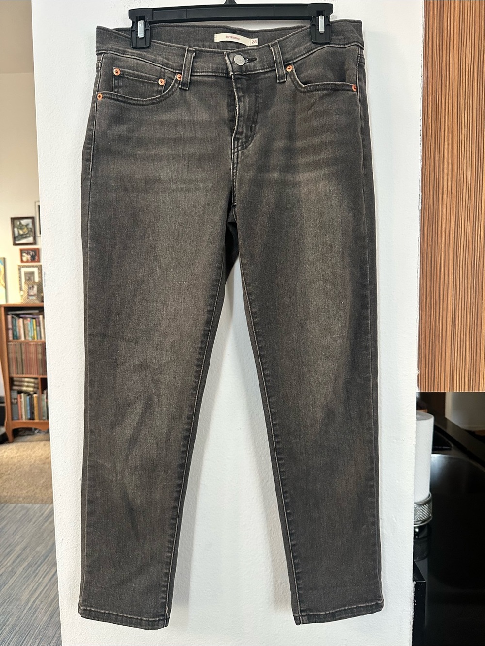 Levi’s Boyfriend Jeans in Charcoal Gray